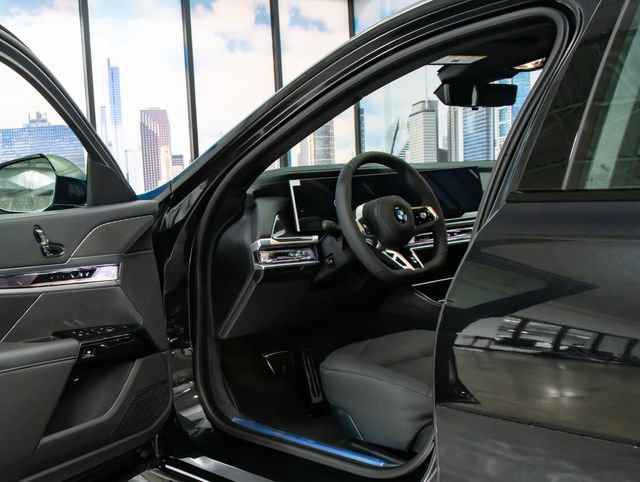 Used 2026 BMW 740i xDrive AWD/4WD image 13