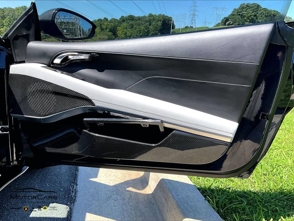Used 2025 Lotus Emira RWD image 19