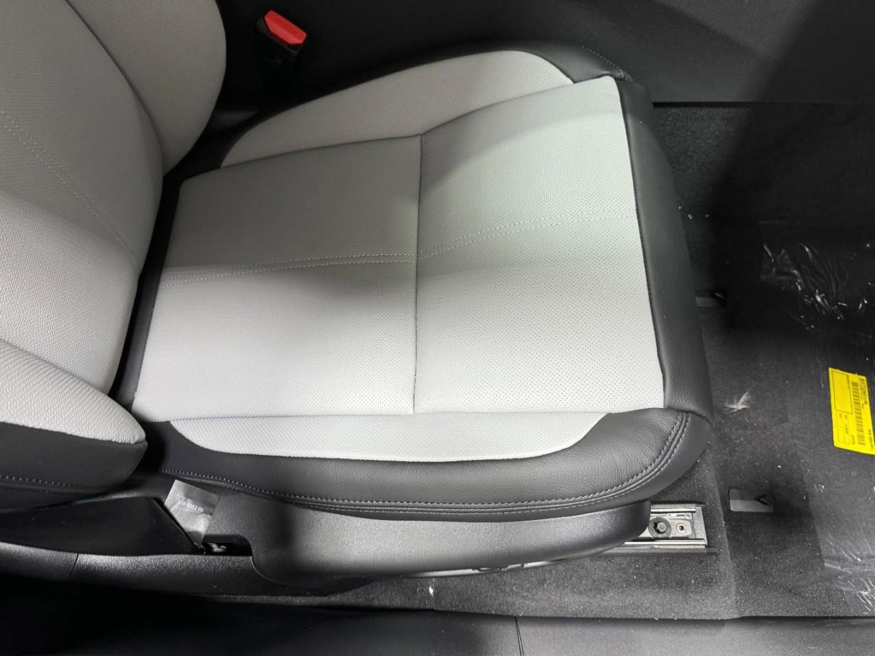 New 2026 Land Rover Range Rover Velar S image 19