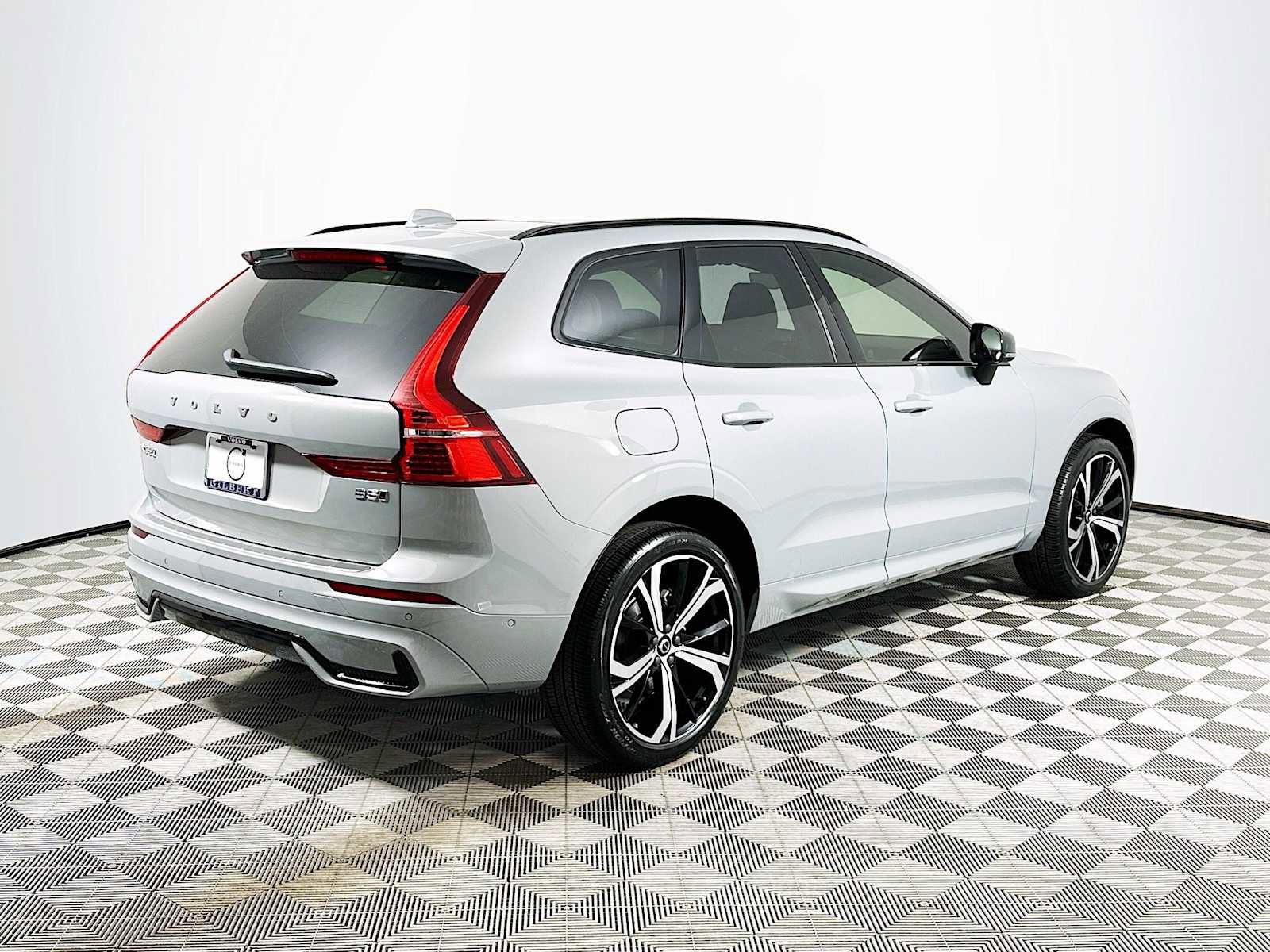 Used 2025 Volvo XC60 B5 Ultra w/ Protection Package Premier image 7