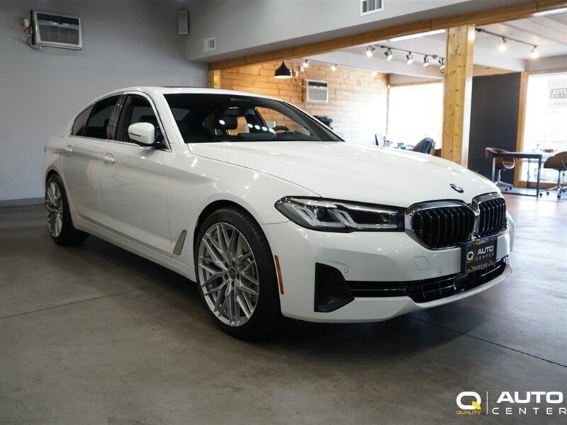 Used 2021 BMW 540i xDrive w/ Premium Package AWD/4WD image 3