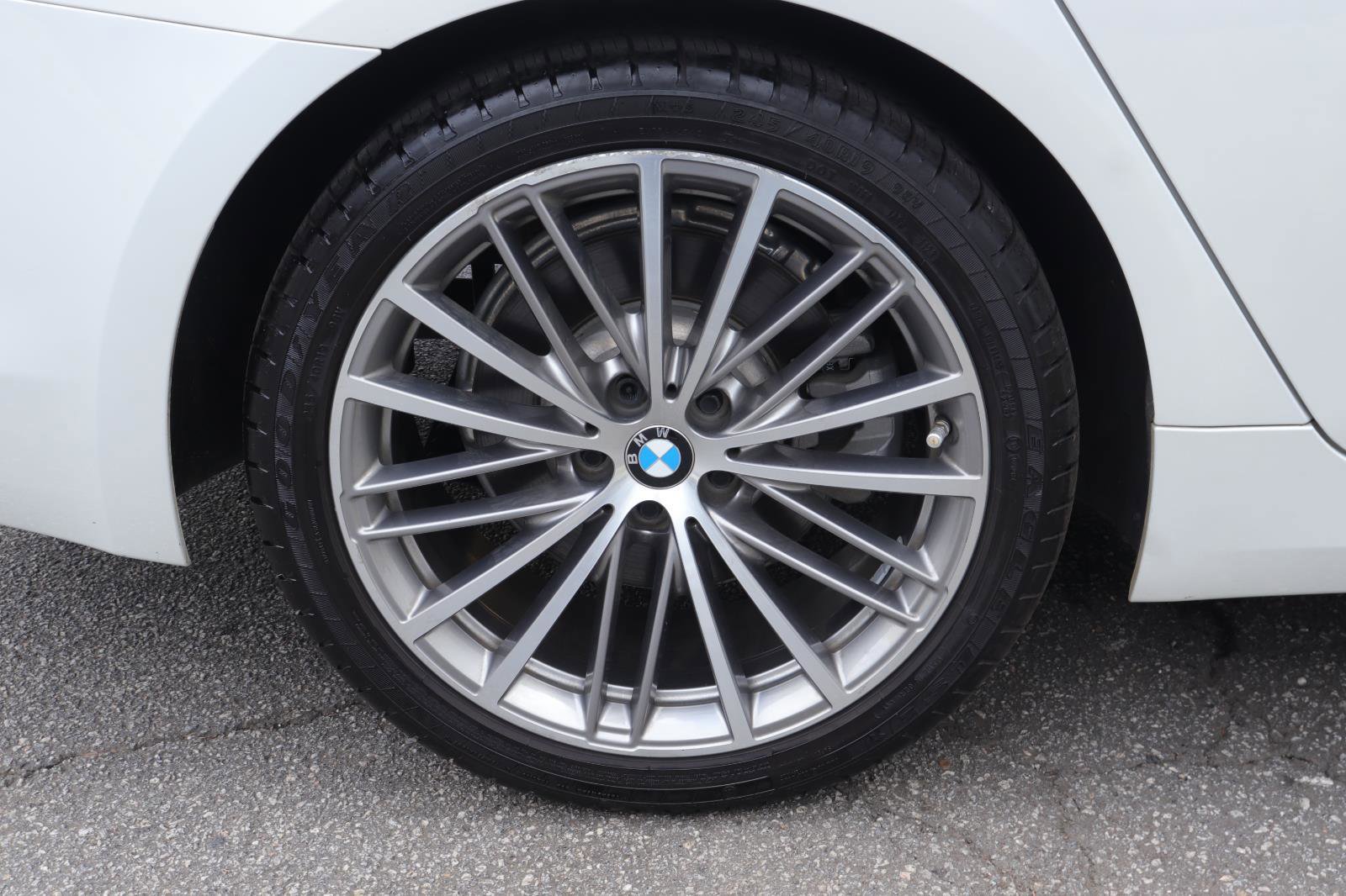 Used 2019 BMW 530i w/ Convenience Package image 41