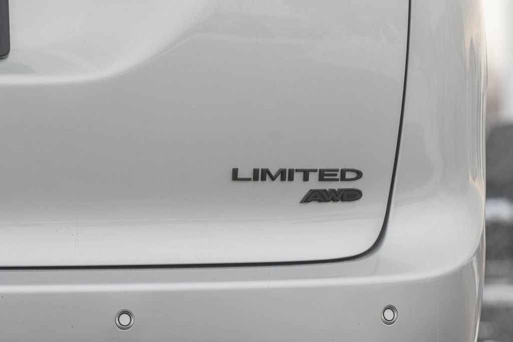 New 2026 Chrysler Pacifica Limited w/ S Appearance Package image 12