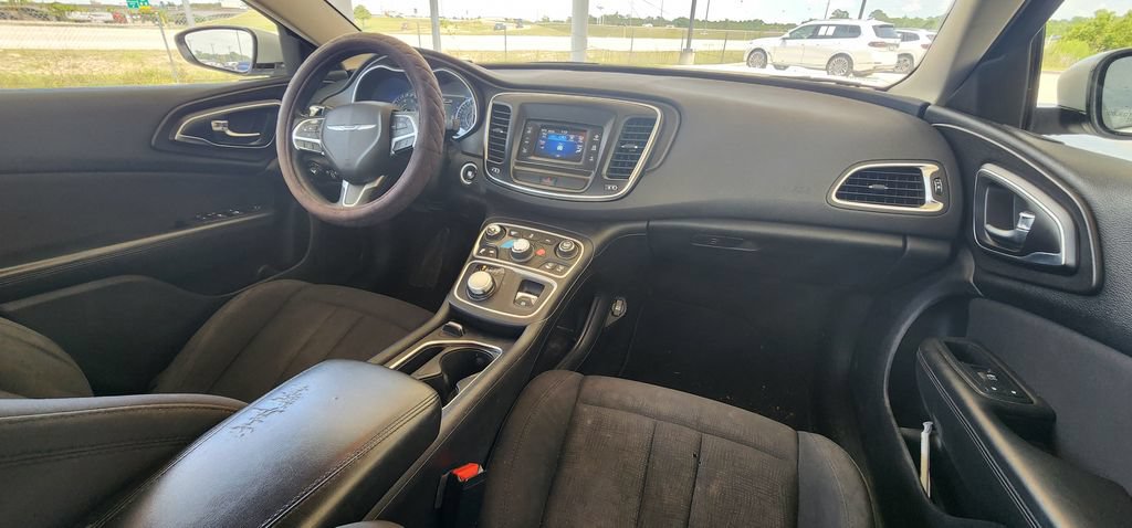 Used 2016 Chrysler 200 Limited FWD image 19
