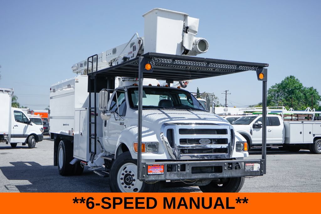 Used 2013 Ford F750 2WD Regular Cab Super Duty image 2