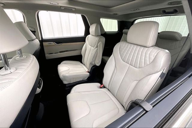 Certified 2025 Hyundai Palisade Limited AWD/4WD image 20