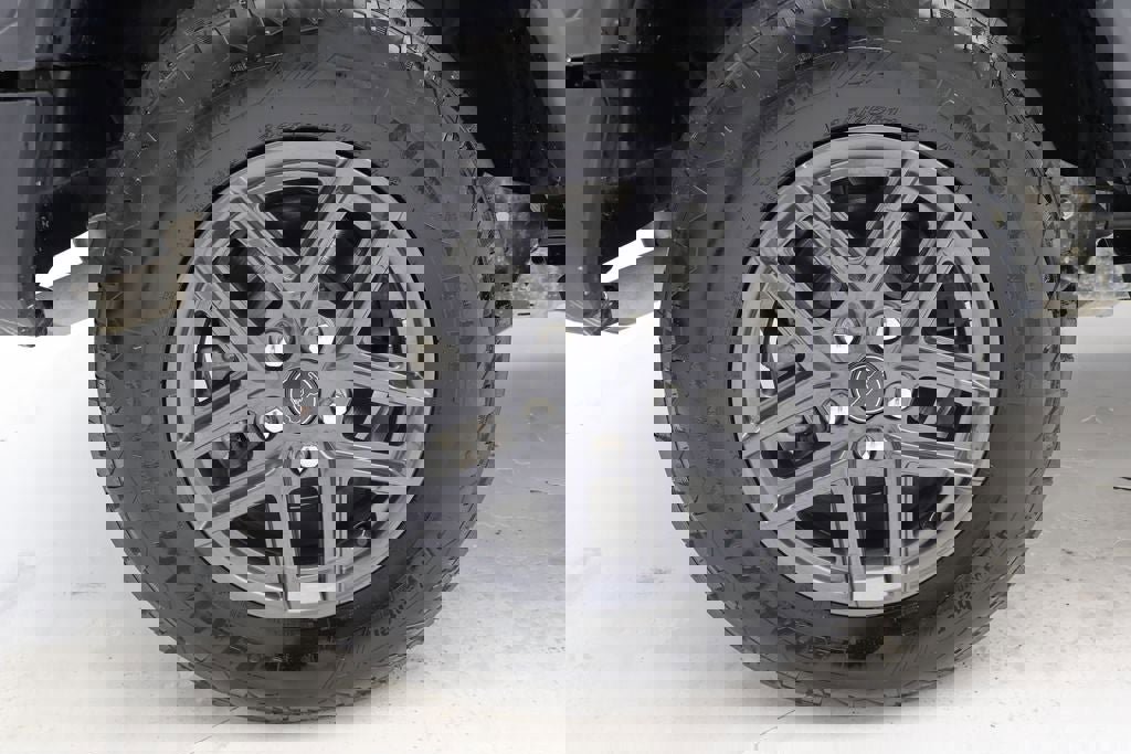 Used 2024 Jeep Wrangler Sport S image 9