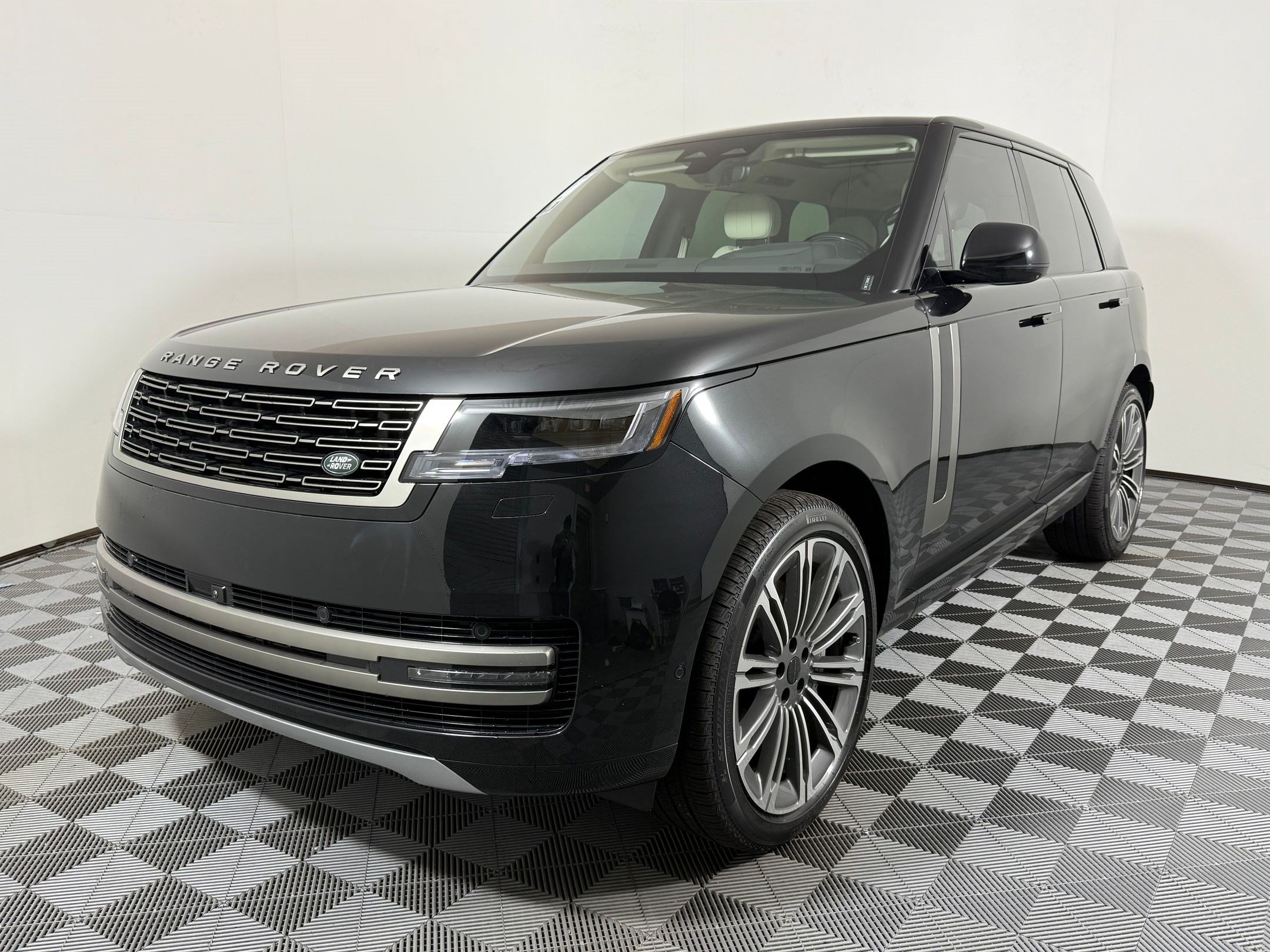 New 2026 Land Rover Range Rover SE AWD/4WD image 1