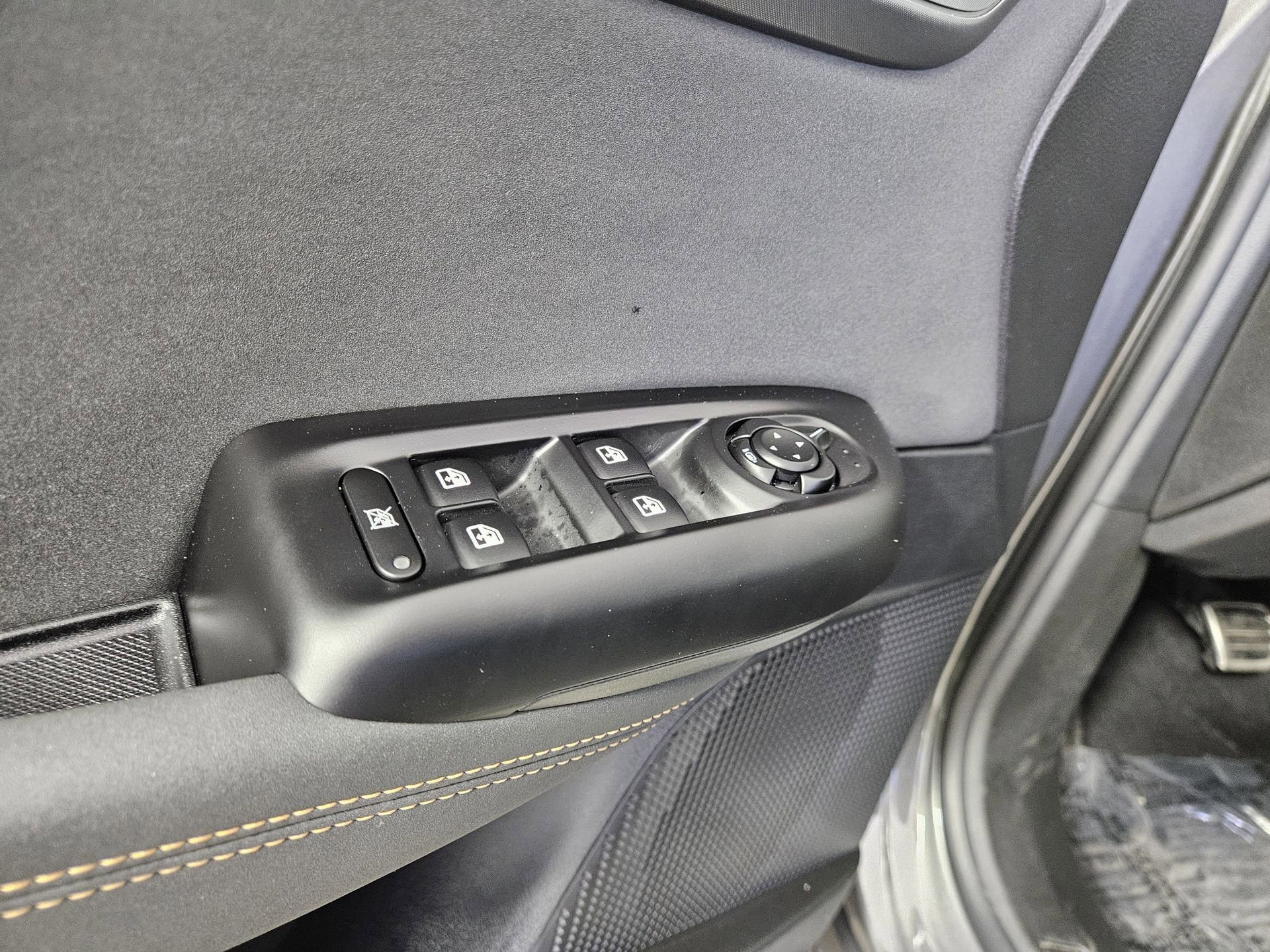 Used 2025 Alfa Romeo Tonale AWD/4WD image 16