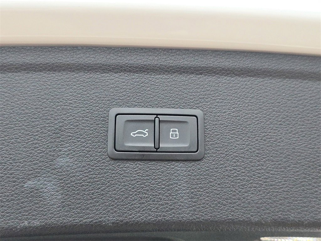 Certified 2025 Audi Q5 2.0T Premium Plus w/ Premium Plus Package image 13