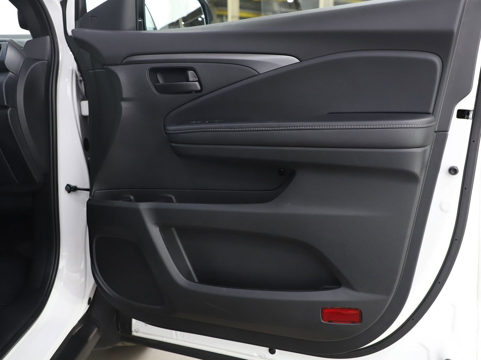 Used 2024 Honda Passport EX-L image 9