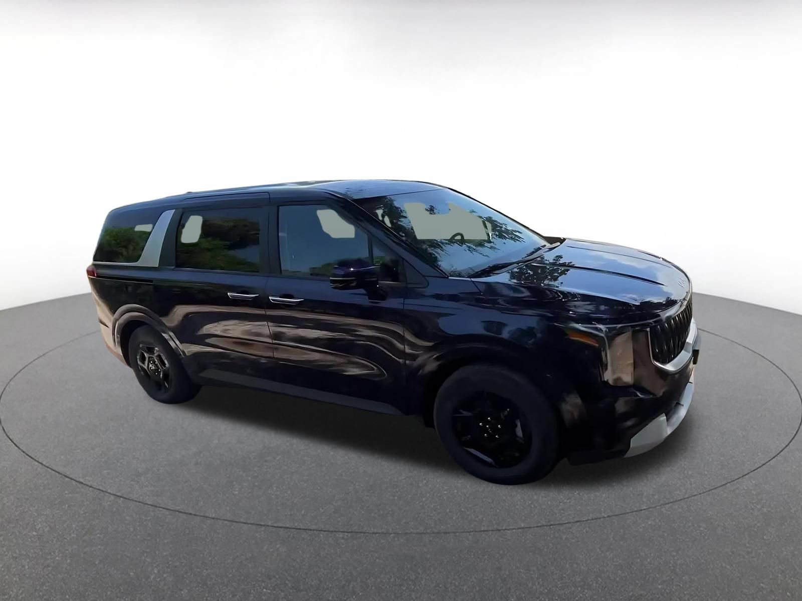 Used 2026 Kia Carnival FWD image 2