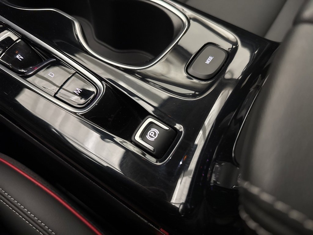 Used 2022 Buick Envision Essence w/ Technology Package I image 45