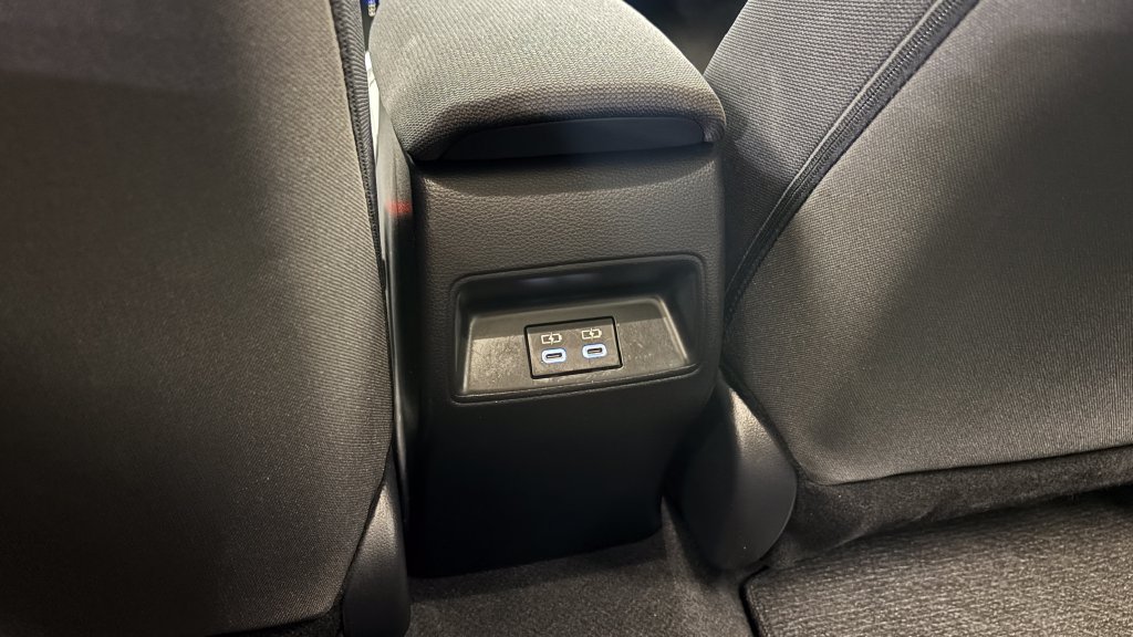 Used 2026 Toyota Corolla LE w/ LE Premium Package FWD image 27
