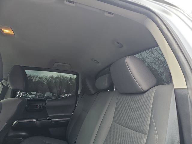 Used 2022 Toyota Tacoma SR5 w/ Technology Package image 13