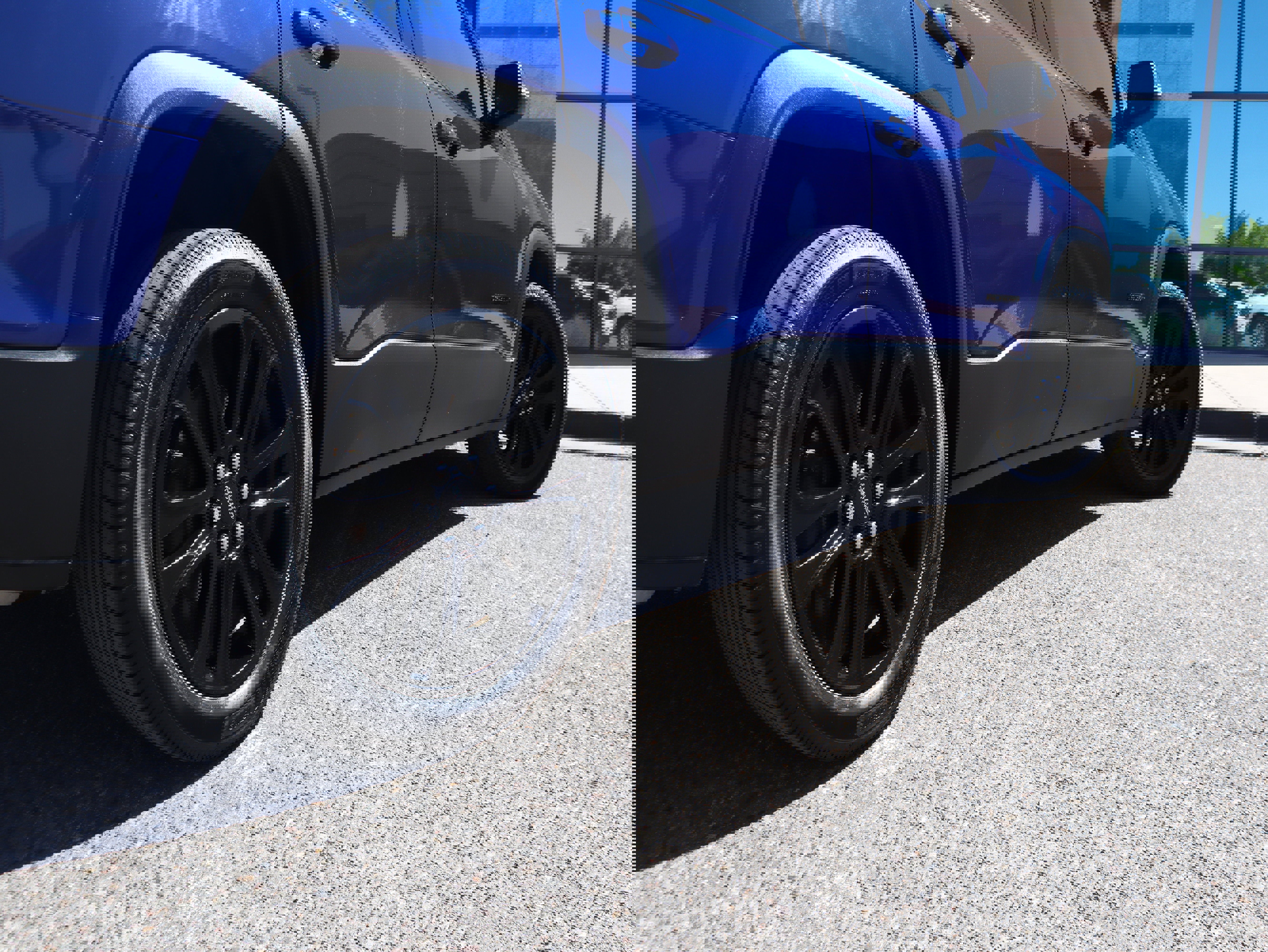 Used 2023 GMC Acadia SLE w/ Driver Convenience Package image 11