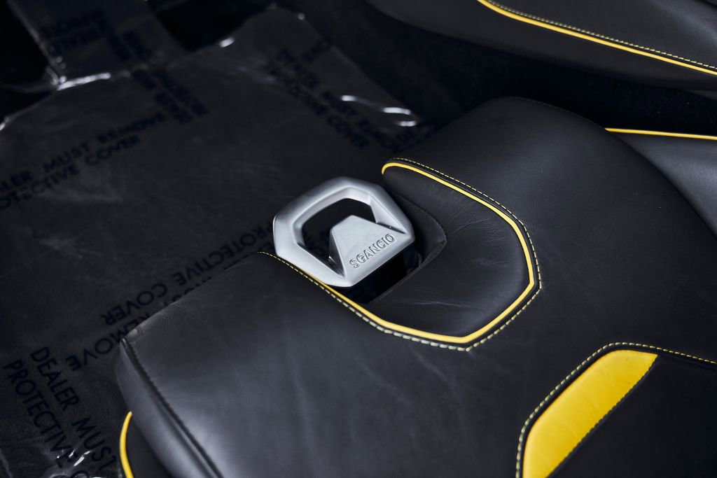 Used 2021 Lamborghini Huracan EVO image 38