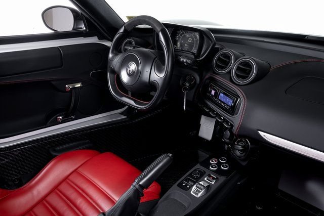Used 2019 Alfa Romeo 4C Spider RWD image 40