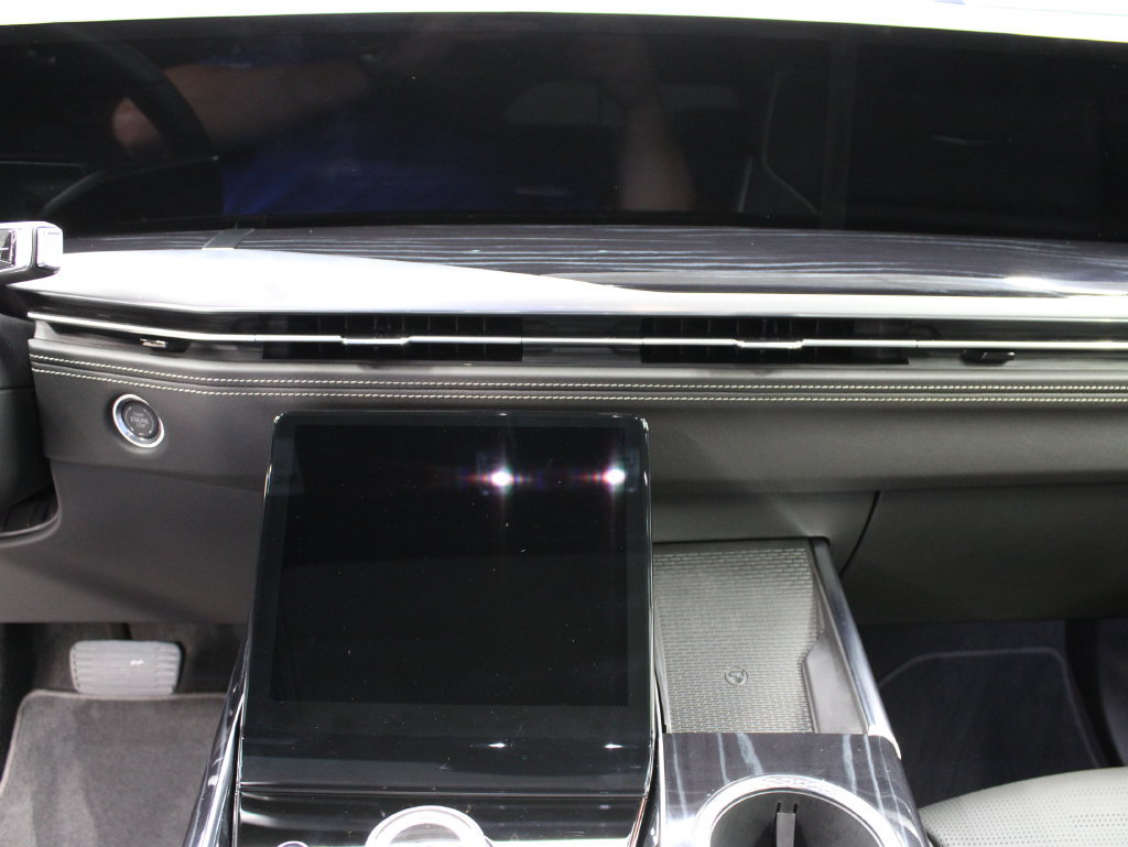 Used 2026 Cadillac Escalade ESV Sport AWD/4WD image 21