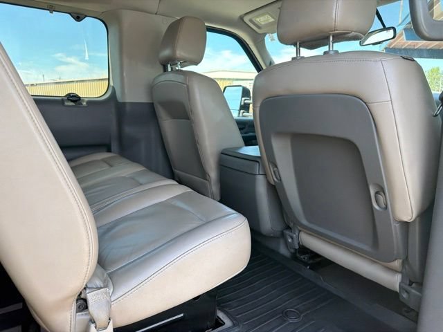 Used 2018 Nissan NV 3500 SL RWD image 11