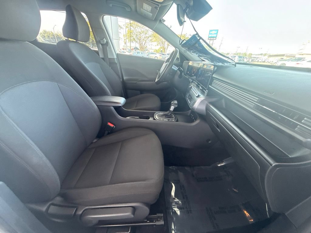 Used 2025 Hyundai Kona SEL FWD image 36