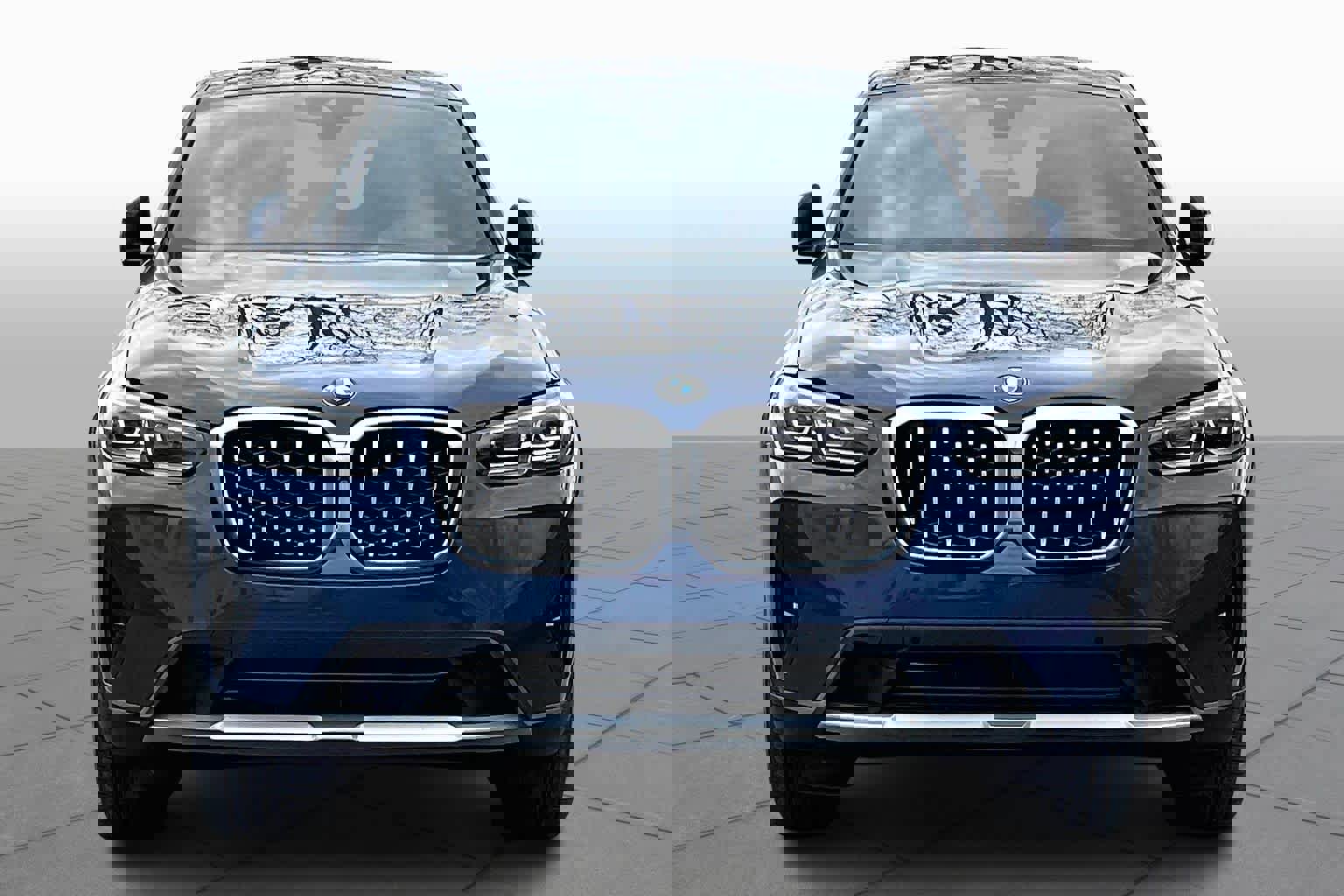 Used 2025 BMW X4 xDrive30i image 3