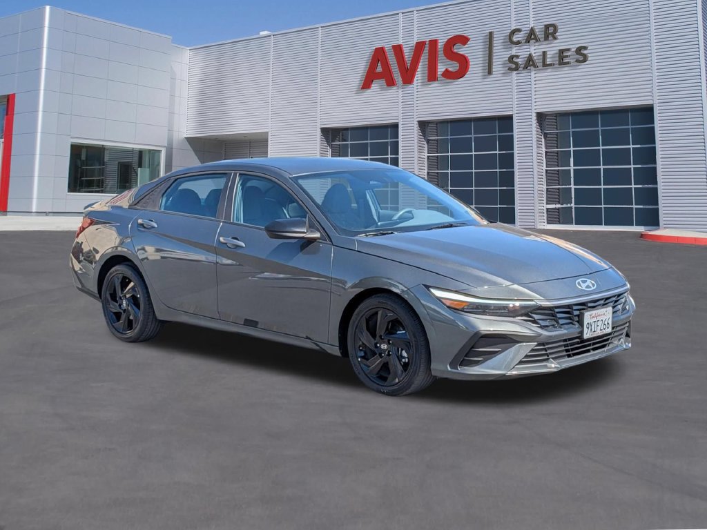 Used 2026 Hyundai Elantra Sport FWD image 3