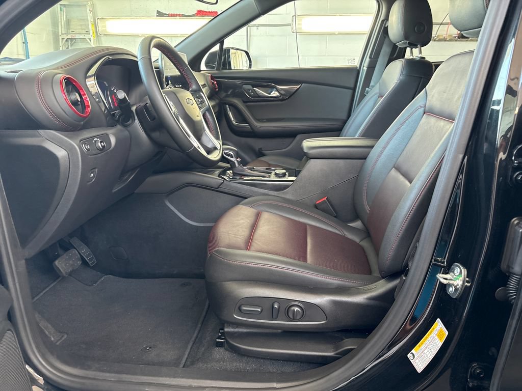 Used 2025 Chevrolet Blazer RS FWD image 13
