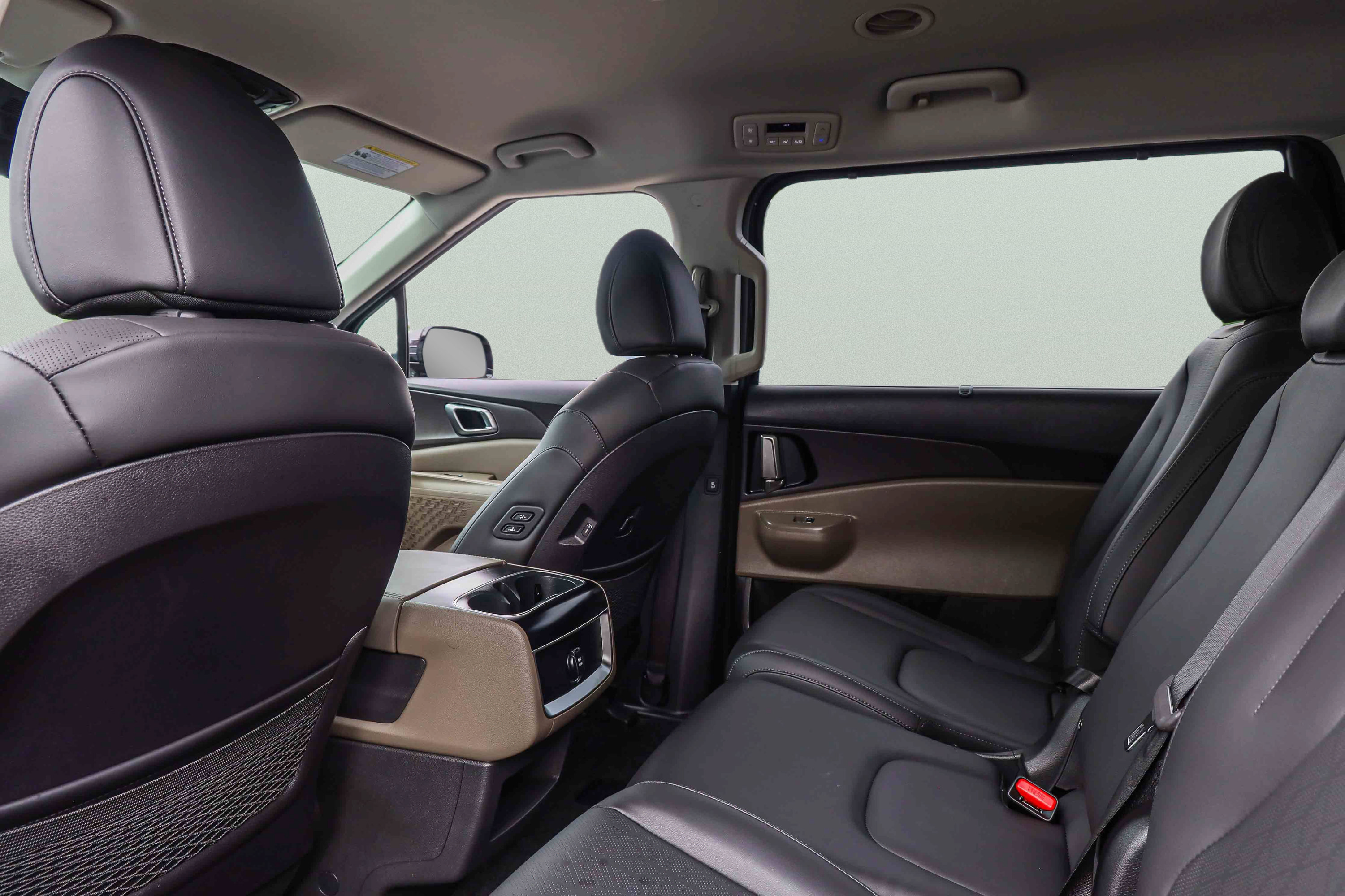 Certified 2026 Kia Carnival EX FWD image 23