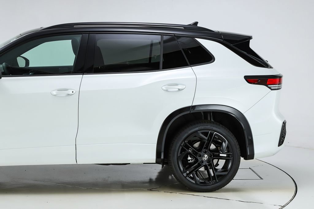 New 2026 Volkswagen Tiguan SE R-Line image 43