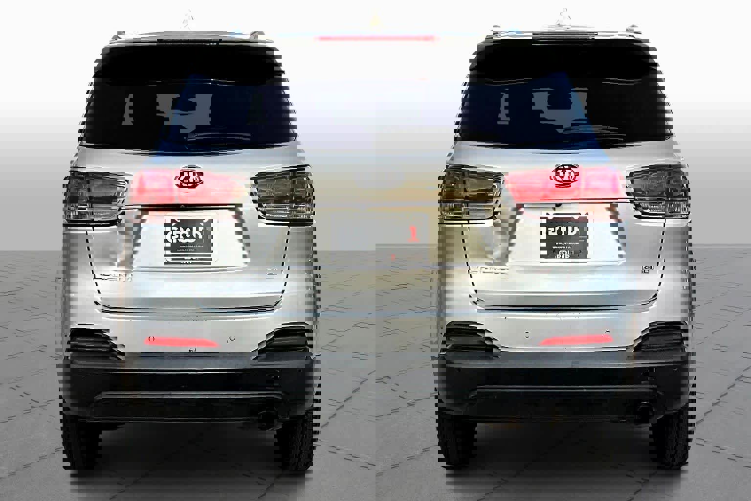 Used 2016 Kia Sorento LX w/ LX Convenience Package image 4