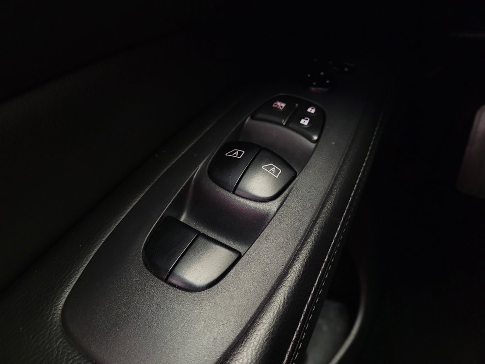 Used 2013 Nissan Pathfinder Platinum w/ Platinum Premium Pkg image 27