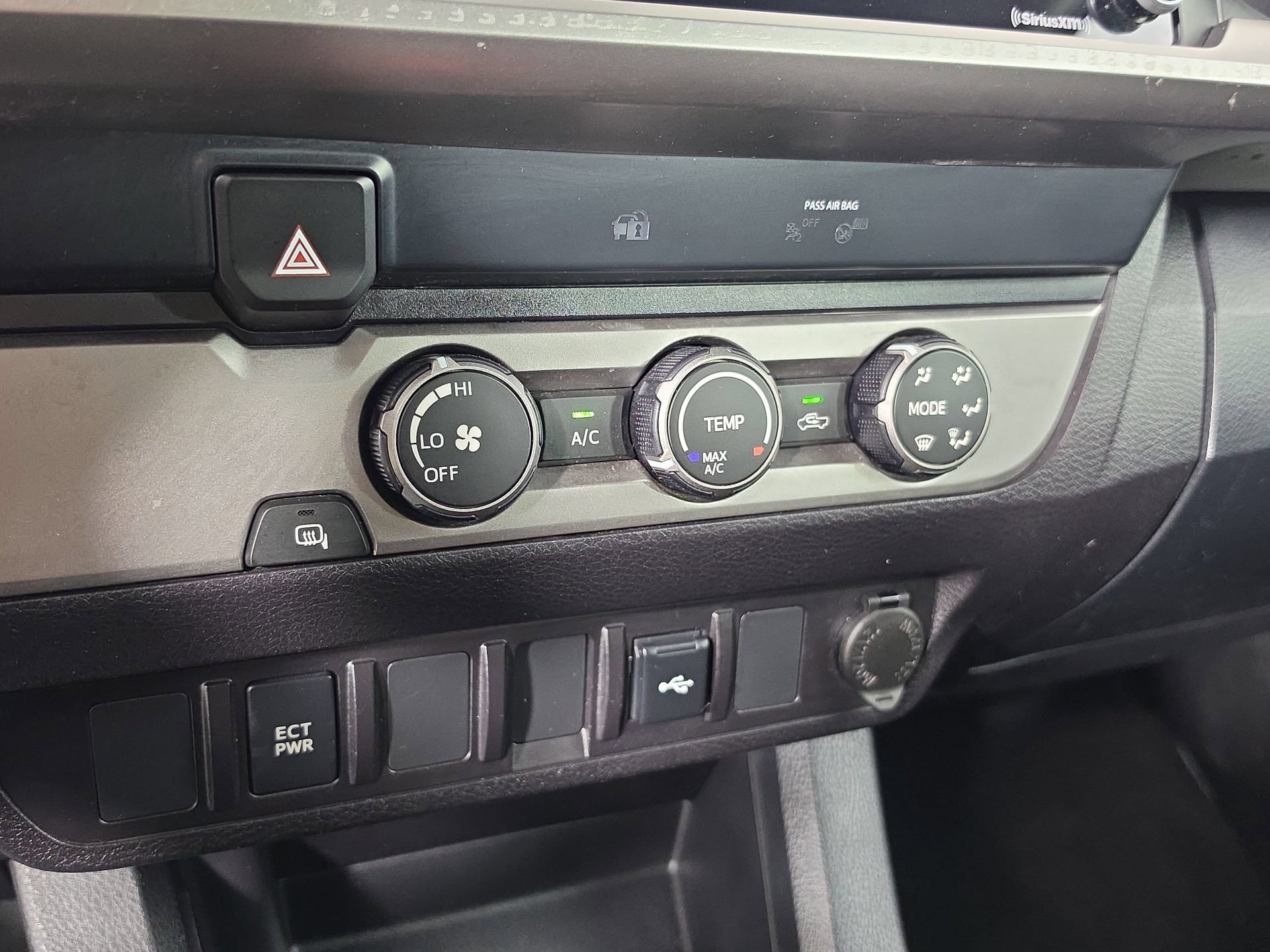Used 2022 Toyota Tacoma SR5 w/ SR5 Appearance Package (SM) RWD image 24