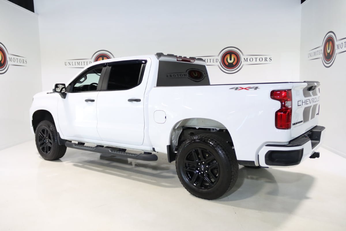 Used 2023 Chevrolet Silverado 1500 Custom w/ Rally Edition AWD/4WD image 3