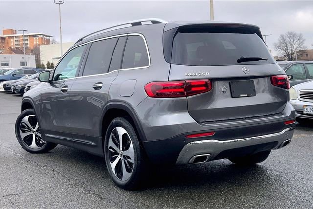 Used 2025 Mercedes-Benz GLB 250 4MATIC image 10
