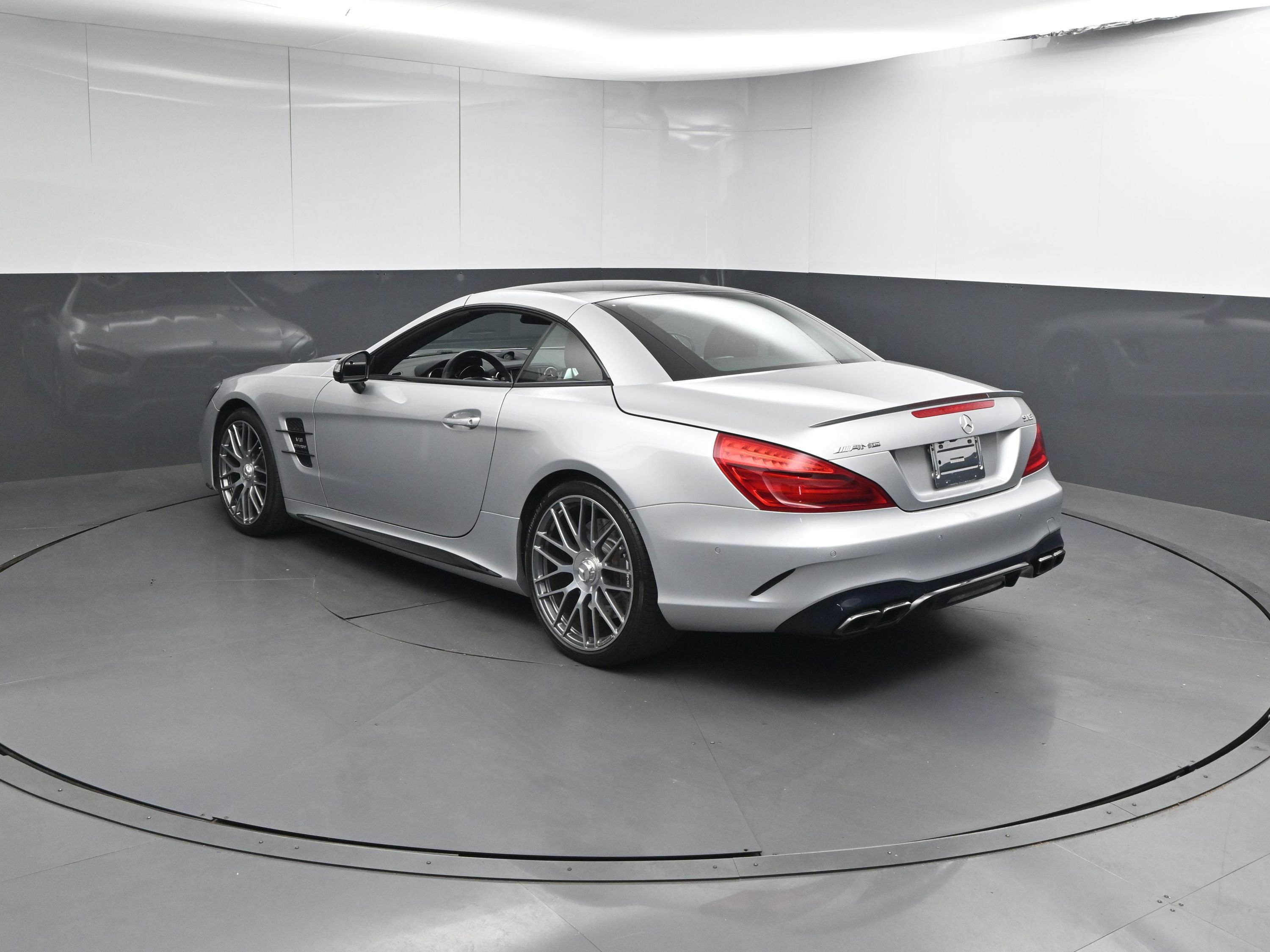Used 2019 Mercedes-Benz SL 63 AMG image 3