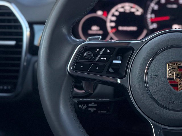 Used 2022 Porsche Cayenne AWD/4WD image 23