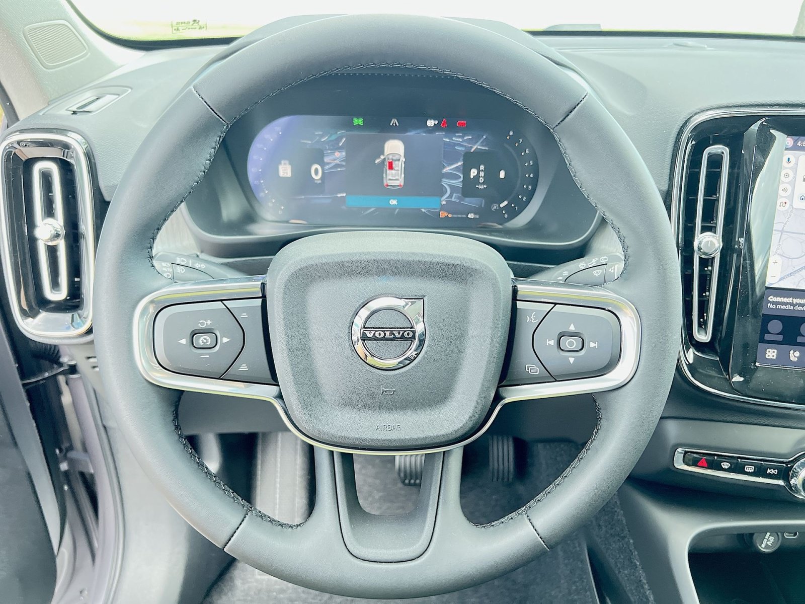 New 2026 Volvo XC40 B5 Plus w/ Protection Package Premier AWD/4WD image 16