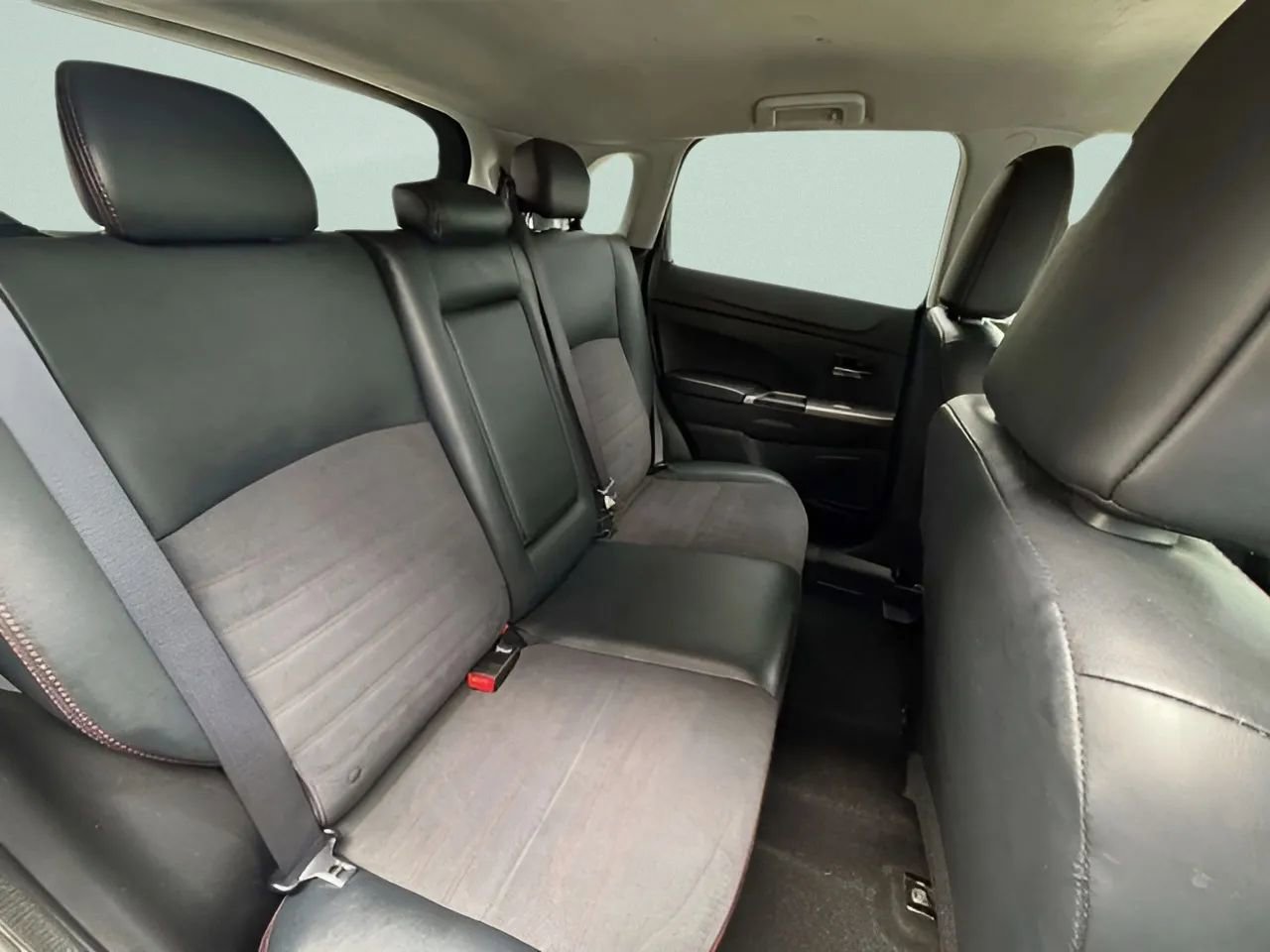 Used 2022 Mitsubishi Outlander Sport SE image 25