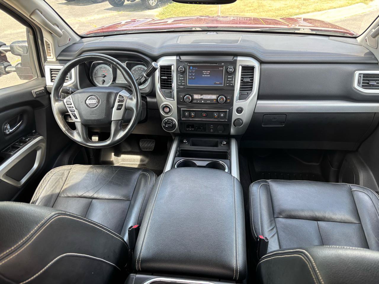 Used 2018 Nissan Titan PRO-4X AWD/4WD image 16