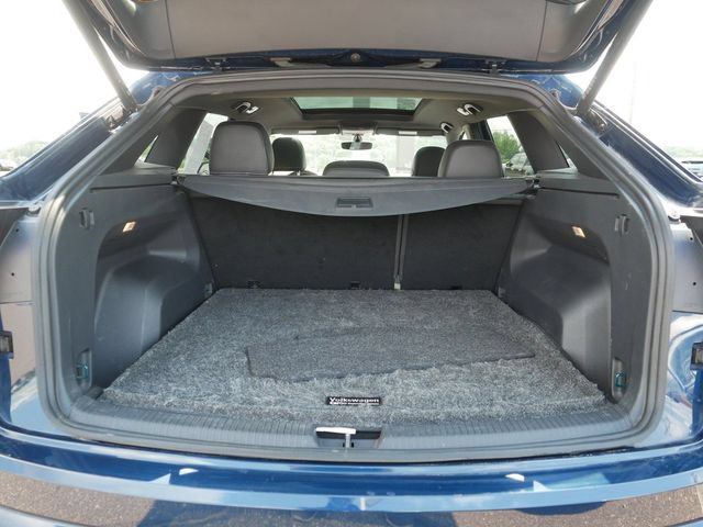 Certified 2023 Volkswagen Atlas Cross Sport SE w/ Panoramic Sunroof Package AWD/4WD image 18