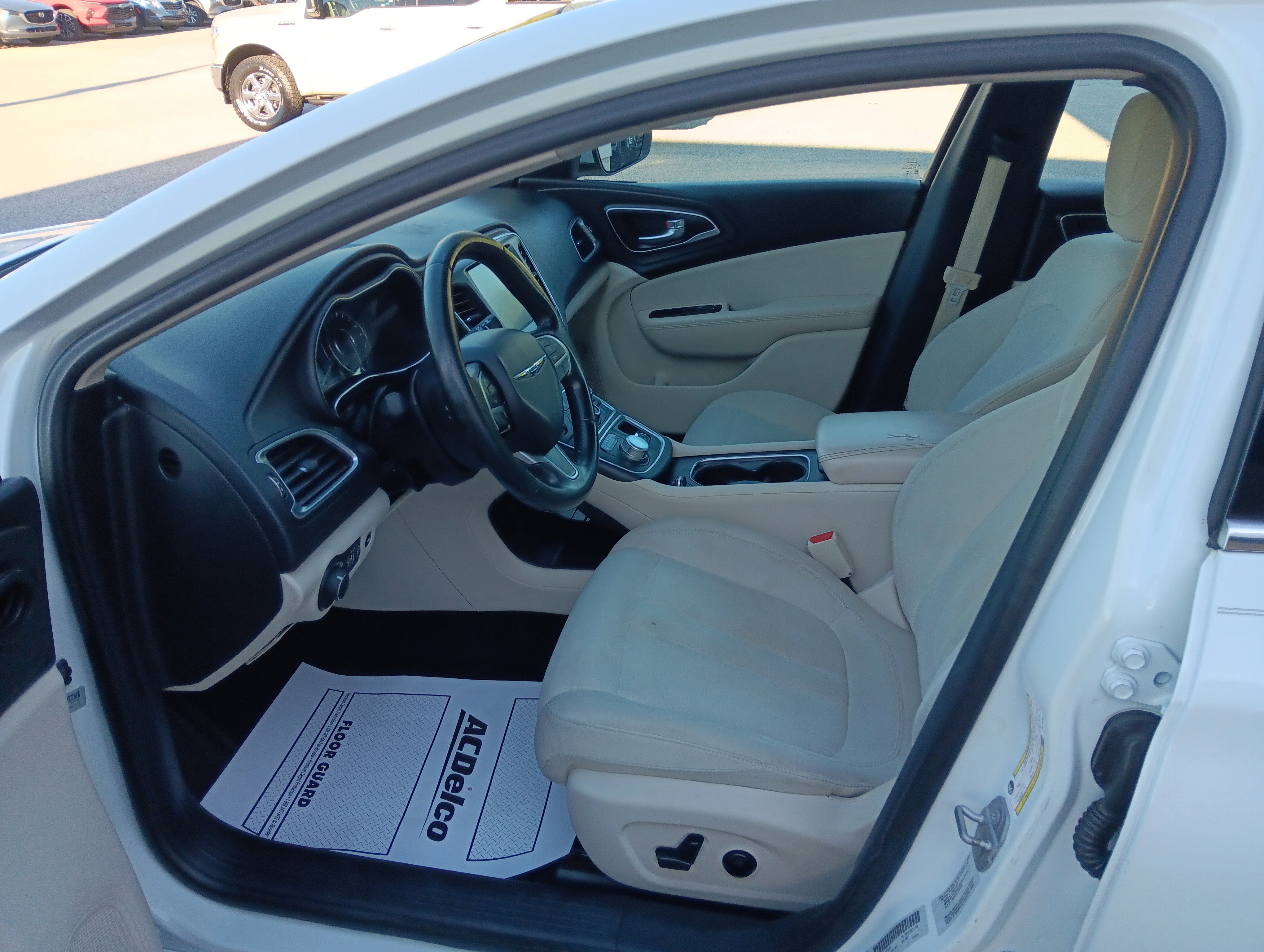 Used 2016 Chrysler 200 Limited w/ Anniversary Edition FWD image 10