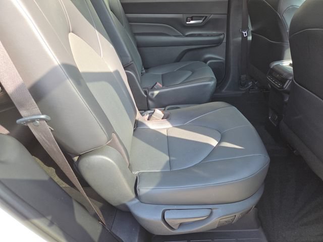 Used 2024 Toyota Grand Highlander AWD image 31