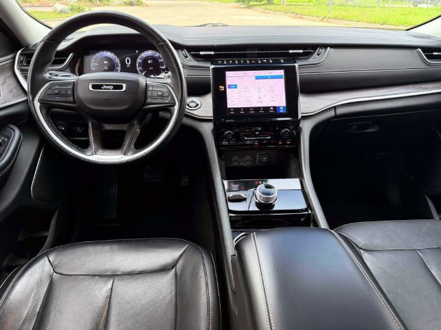 Used 2021 Jeep Grand Cherokee L Limited AWD/4WD image 17