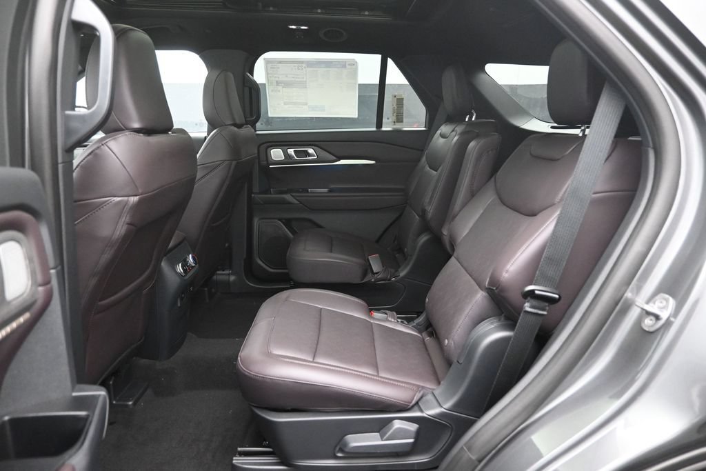 Used 2025 GMC Sierra 3500 SLE AWD/4WD image 9