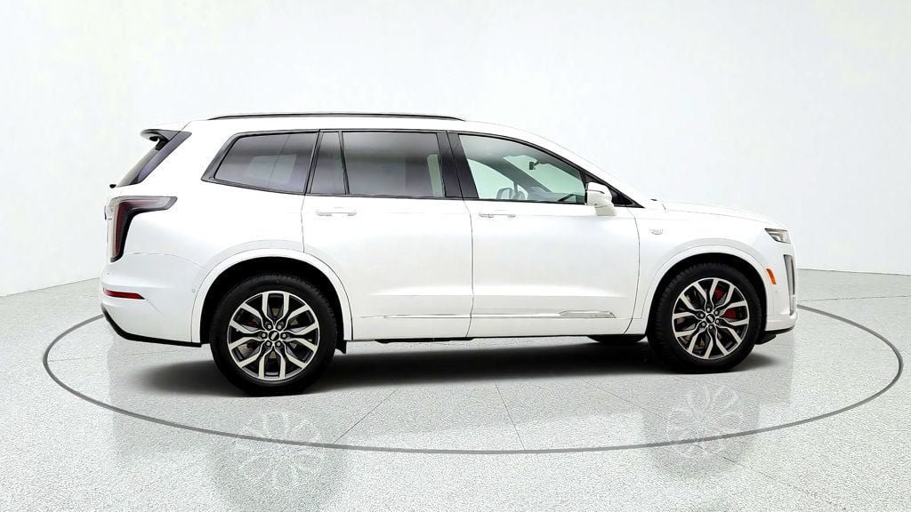 Used 2024 Cadillac XT6 Sport w/ Platinum Package AWD/4WD image 4