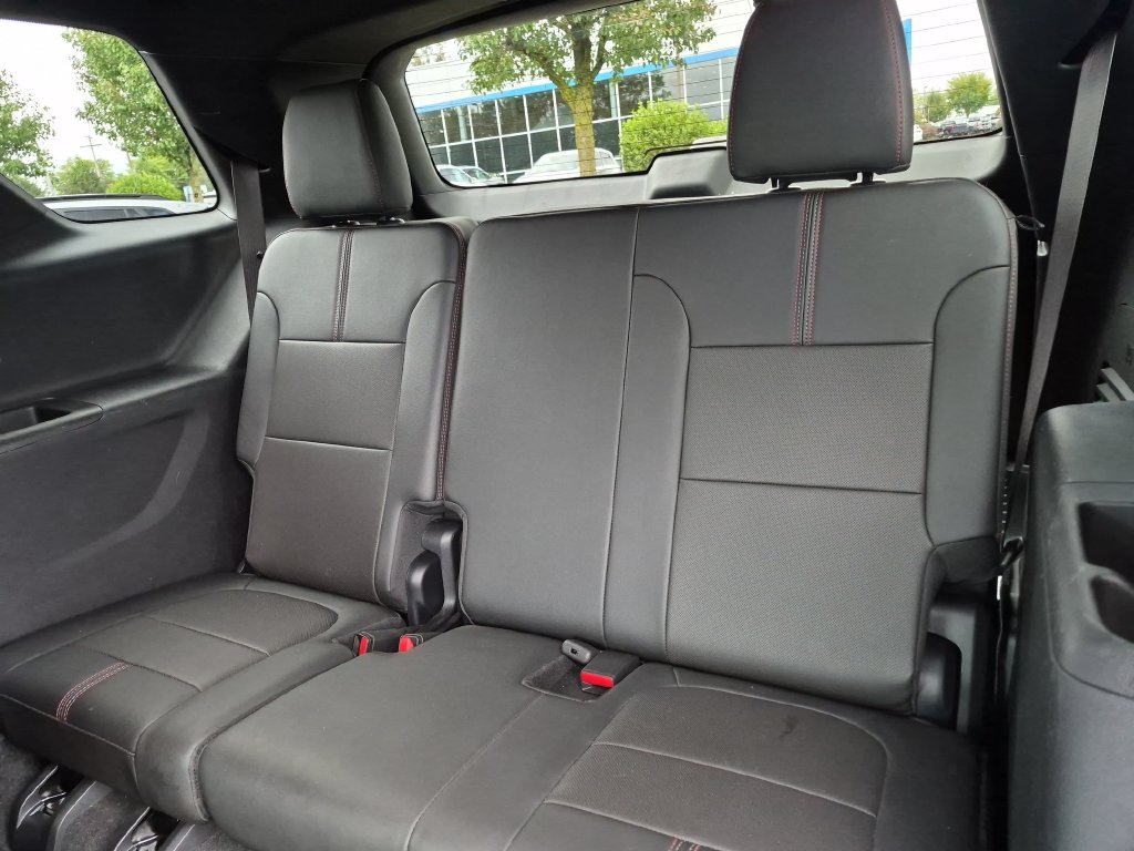 Certified 2023 Chevrolet Traverse RS w/ LPO, Floor Liner Package AWD/4WD image 32