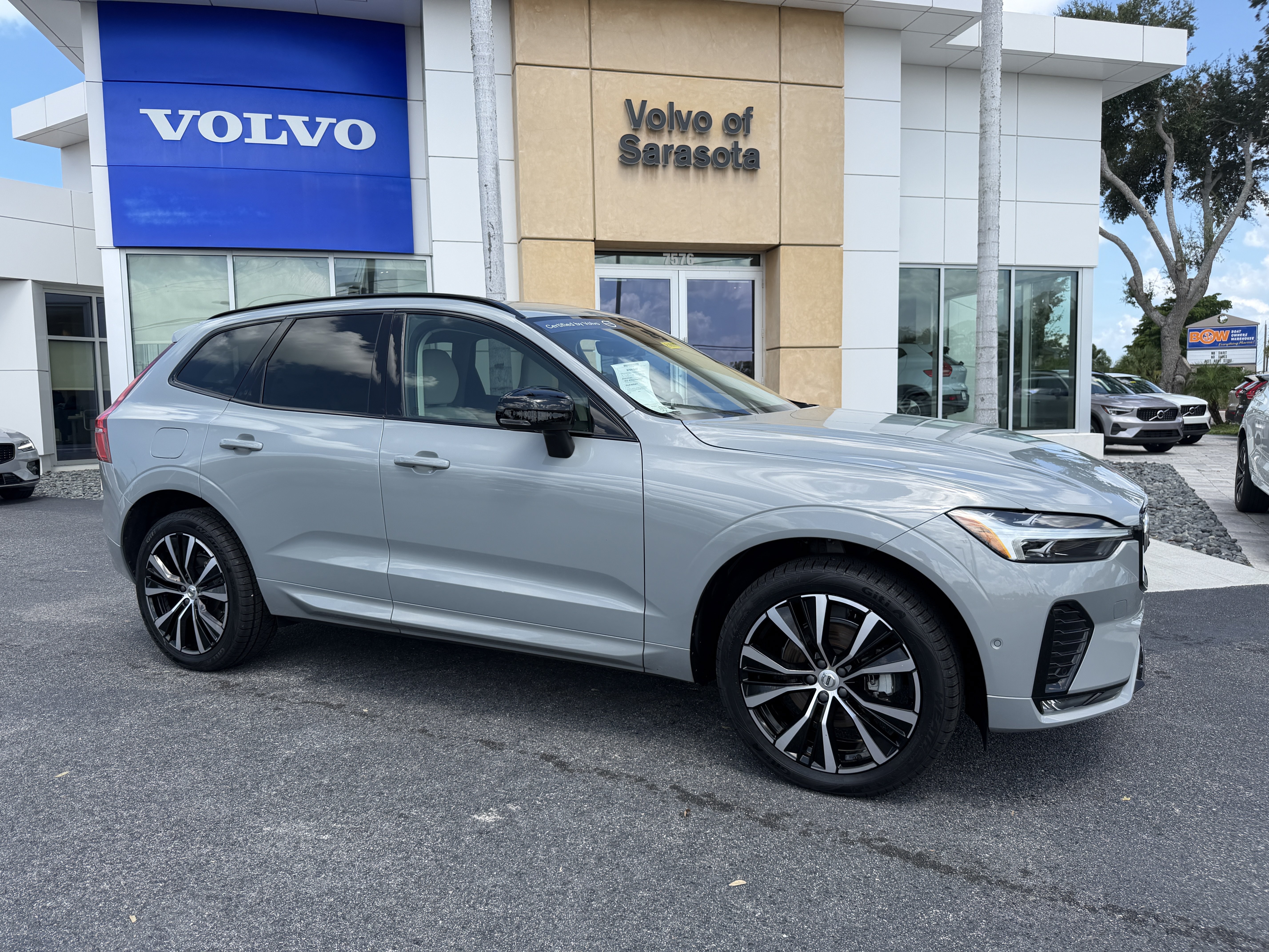 Certified 2024 Volvo XC60 B5 Plus w/ Protection Package Premier AWD/4WD image 1