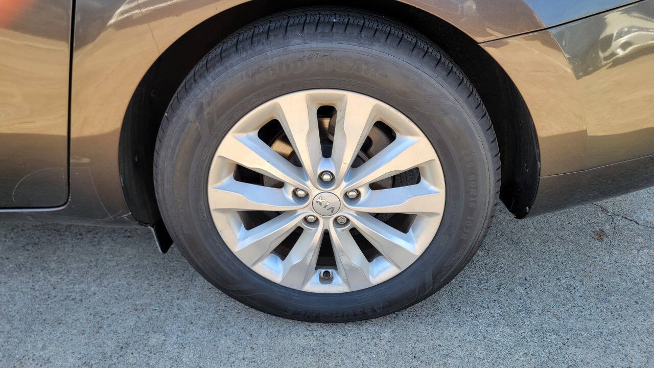 Used 2015 Kia Sedona EX w/ EX Premium Package FWD image 35