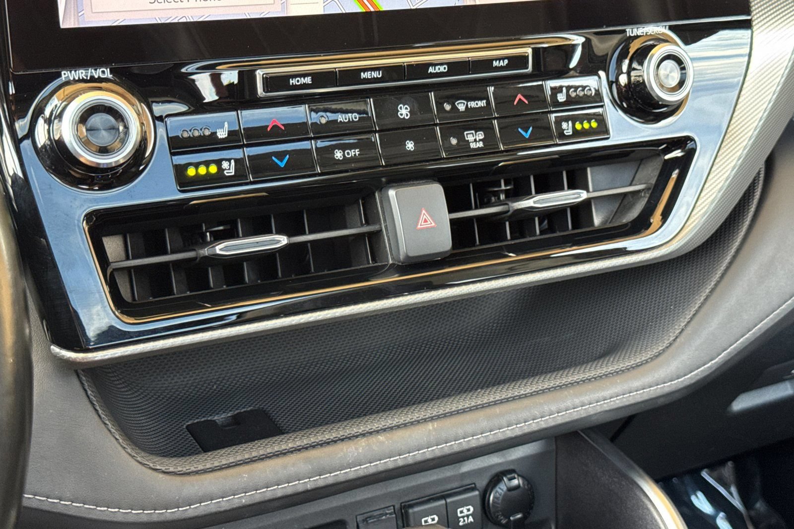 Used 2021 Toyota Highlander Platinum FWD image 22